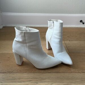 White Girlhood booties size 41, lightly used